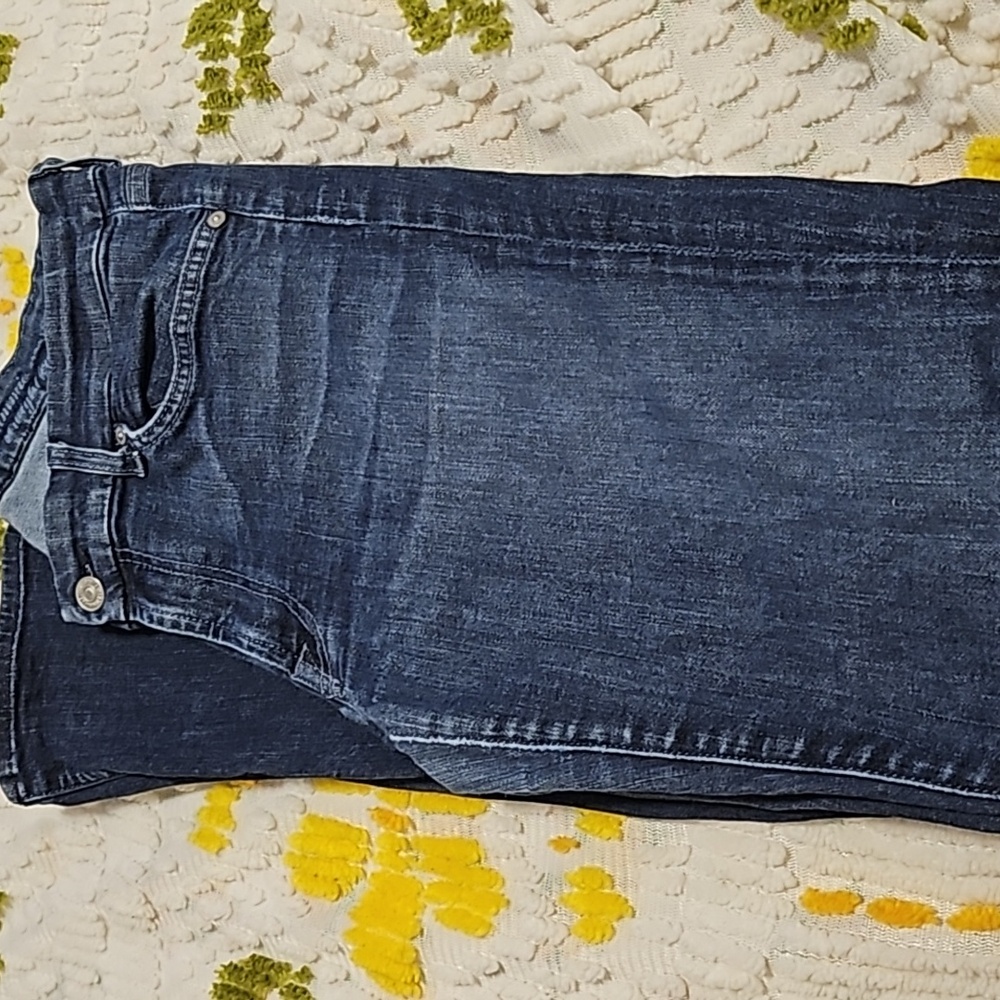 7 For All Mankind Kimmie Straight Leg size 32 soft!